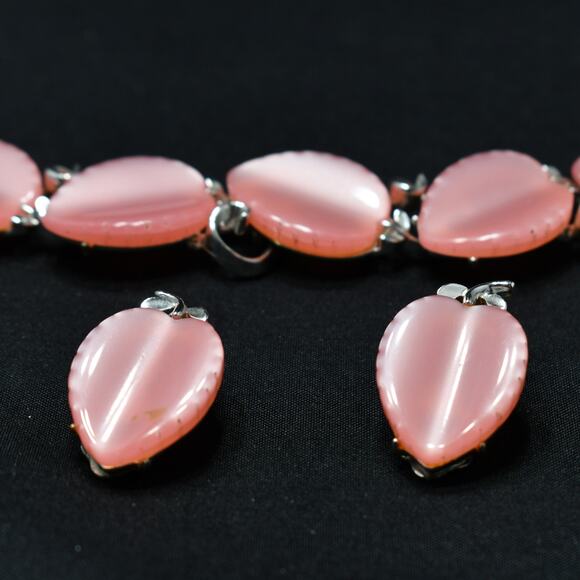 Lisner Pink Lucite Bracelet & Earrings Set Silver Tone 1950s Vintage Jewelry - Picture 4 of 10